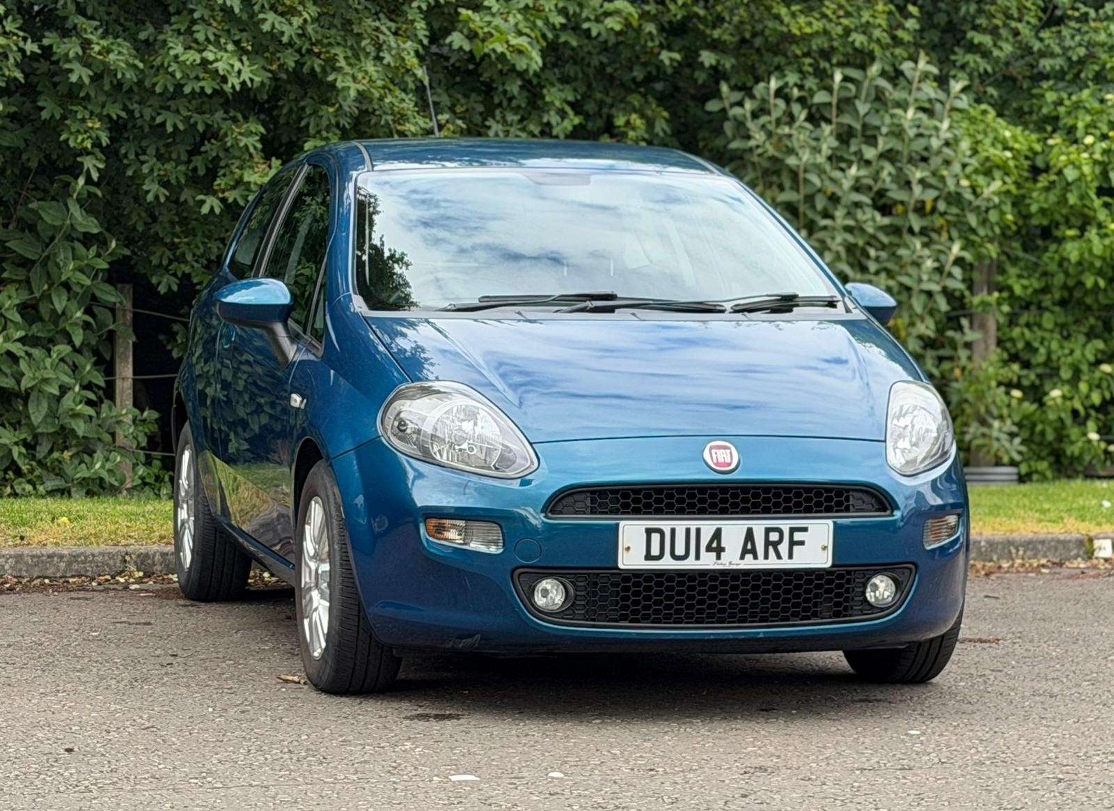 A 2014 FIAT PUNTO EASY A 2014 FIAT PUNTO EASY