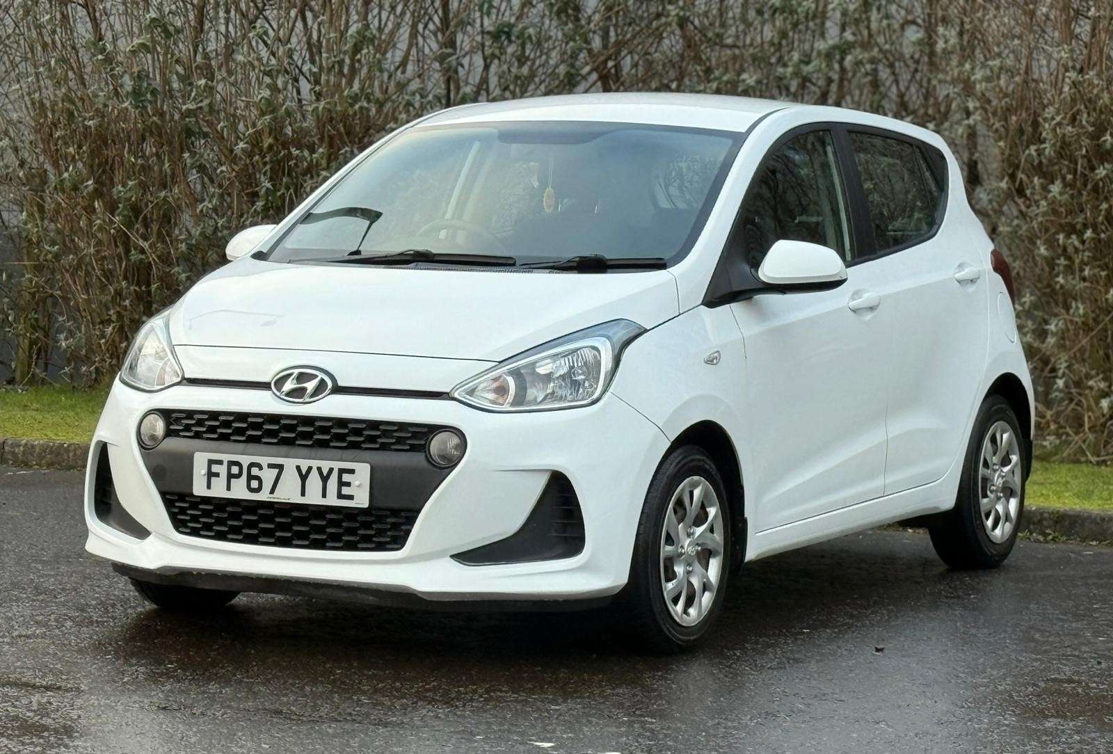 A 2017 HYUNDAI I10 1.0 SE Hatchback 5dr Petrol Manual Euro 6 (66 ps) A 2017 HYUNDAI I10 1.0 SE Hatchback 5dr Petrol Manual Euro 6 (66 ps)