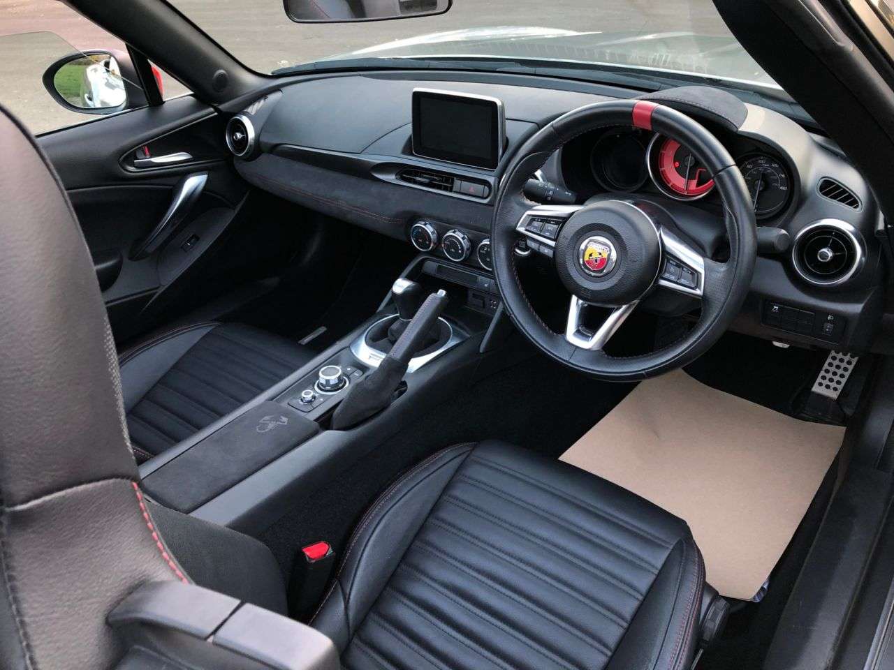 2017 ABARTH 124 2017 ABARTH 124