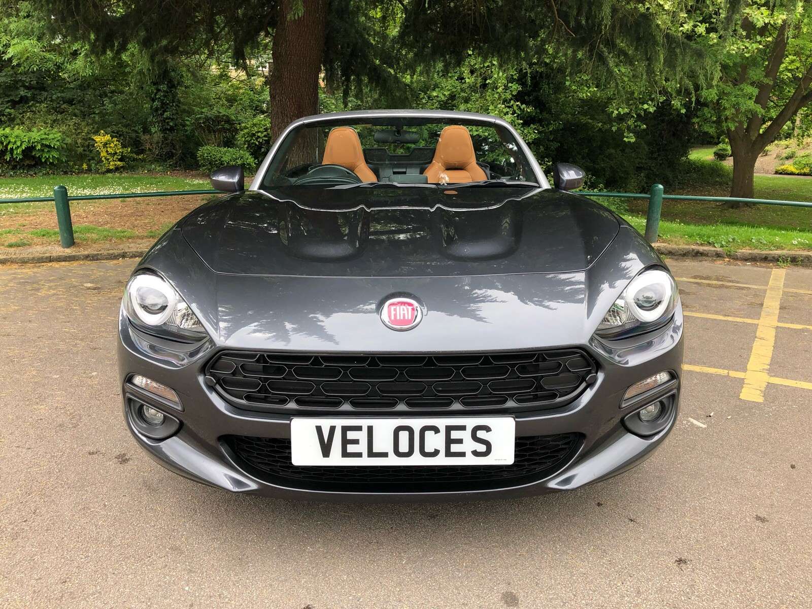 A 2018 FIAT 124 1.4L SPIDER MULTIAIR LUSSO 2d 139 BHP TAN LEATHER..SAT NAV..CAMERAS A 2018 FIAT 124 1.4L SPIDER MULTIAIR LUSSO 2d 139 BHP TAN LEATHER..SAT NAV..CAMERAS