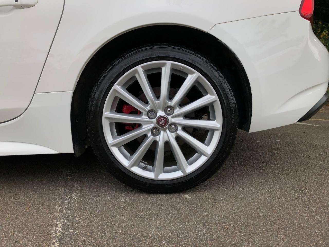 2017 FIAT 124 2017 FIAT 124