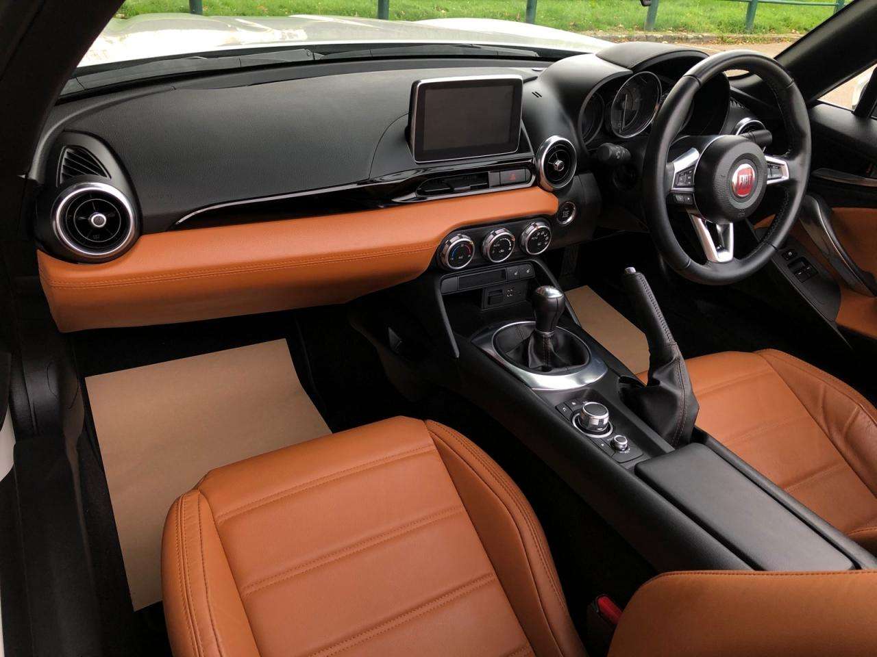 2017 FIAT 124 2017 FIAT 124