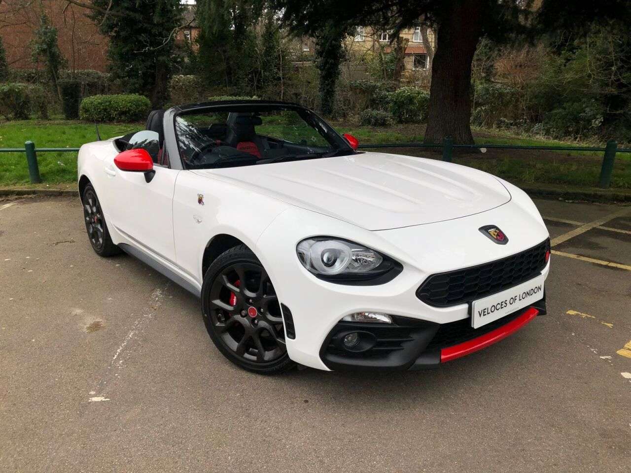 A 2019 ABARTH 124 1.4L SPIDER MULTIAIR 2d 168 BHP BOSE SOUND SYSTEM + PARKING SENSORS A 2019 ABARTH 124 1.4L SPIDER MULTIAIR 2d 168 BHP BOSE SOUND SYSTEM + PARKING SENSORS