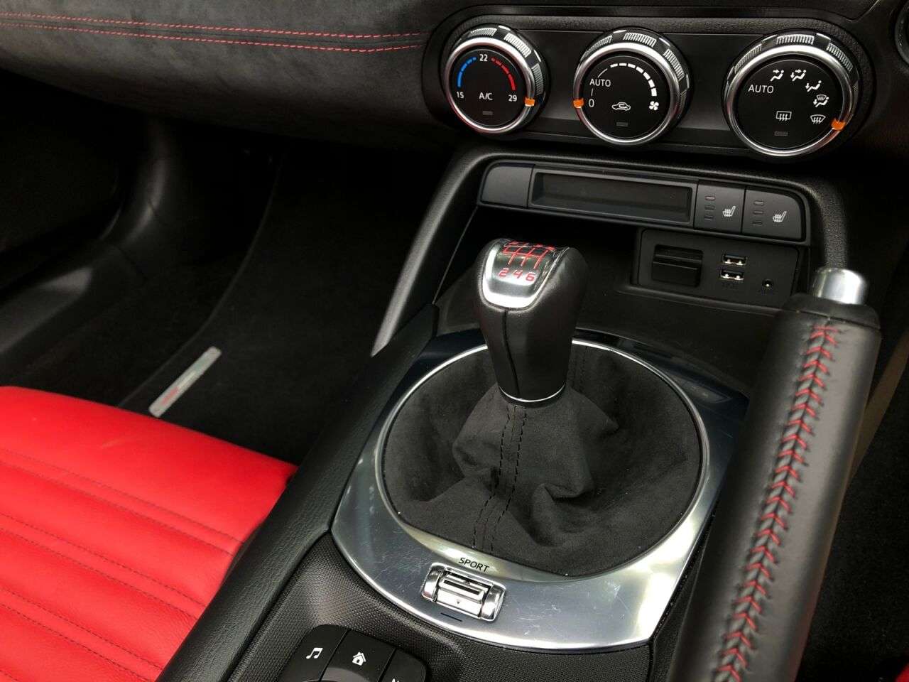2017 ABARTH 124 2017 ABARTH 124