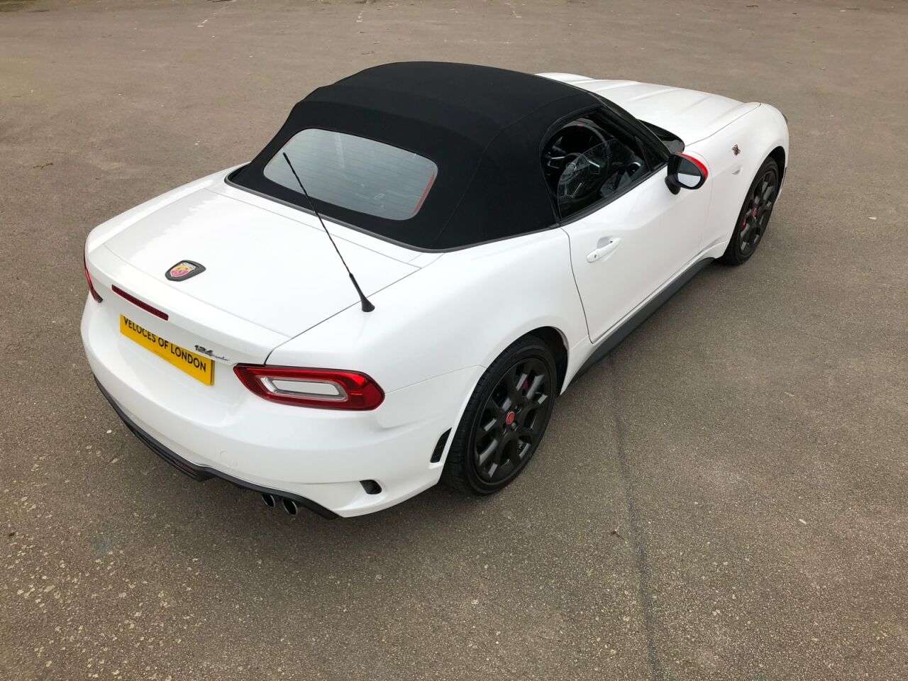 2017 ABARTH 124 2017 ABARTH 124