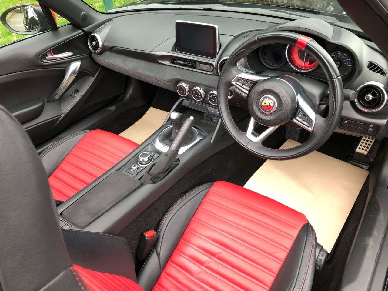 2017 ABARTH 124 2017 ABARTH 124