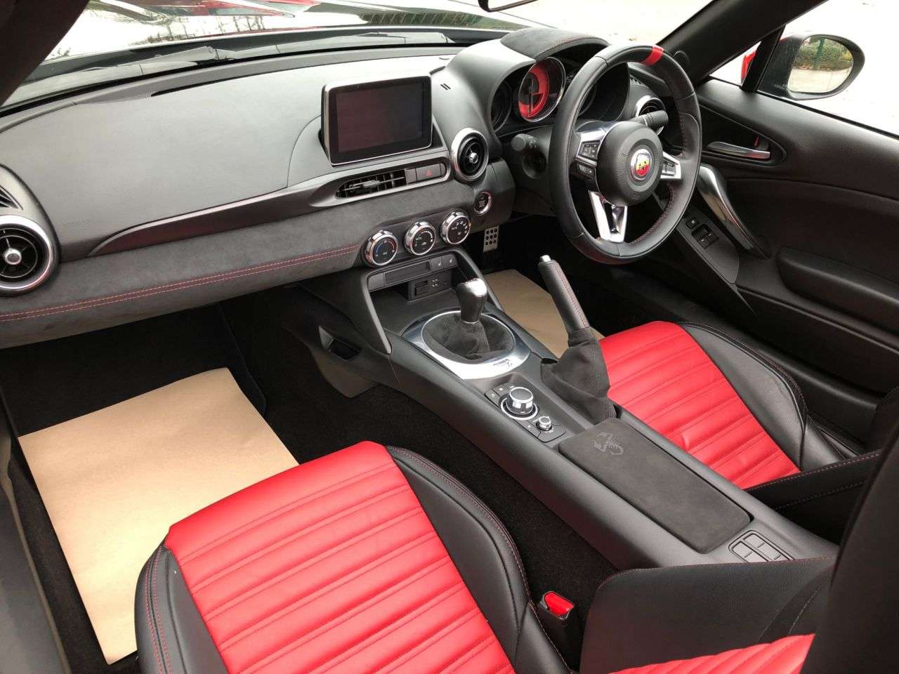 2017 ABARTH 124 2017 ABARTH 124