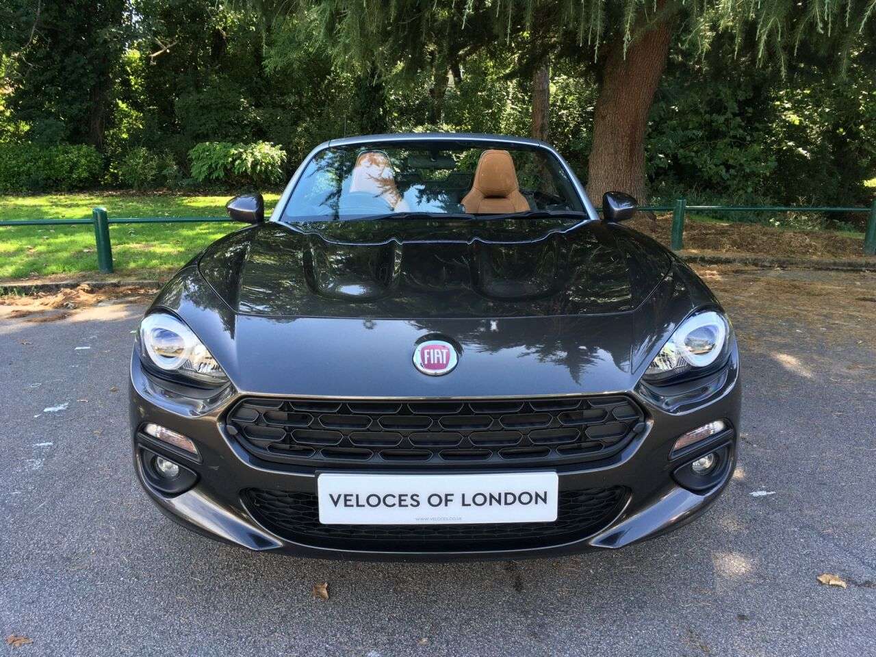A 2018 FIAT 124 1.4L SPIDER MULTIAIR LUSSO 2d 139 BHP TAN LEATHER.NAVIGATION.REVERSE CAM, A 2018 FIAT 124 1.4L SPIDER MULTIAIR LUSSO 2d 139 BHP TAN LEATHER.NAVIGATION.REVERSE CAM,