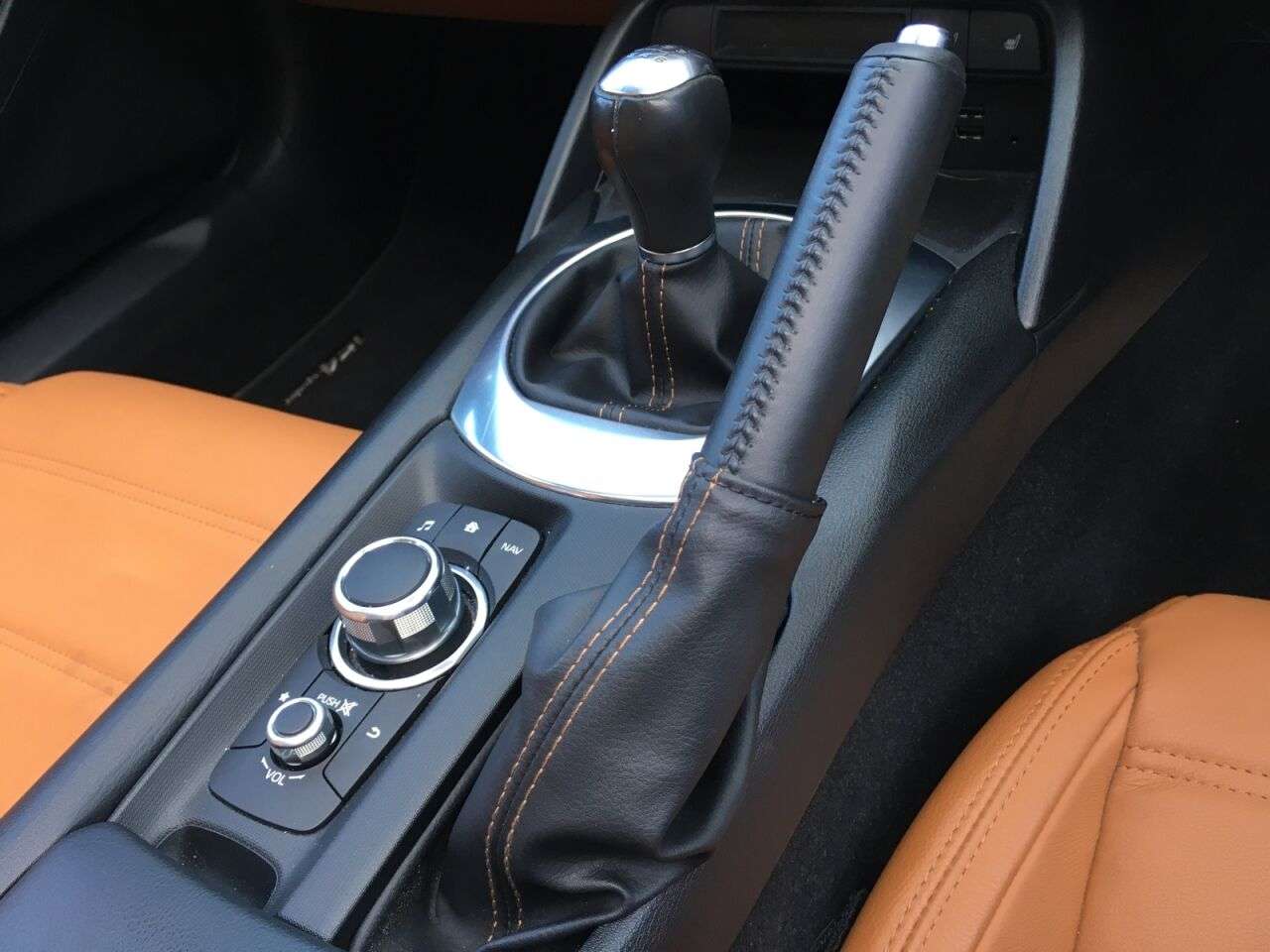 2018 FIAT 124 2018 FIAT 124