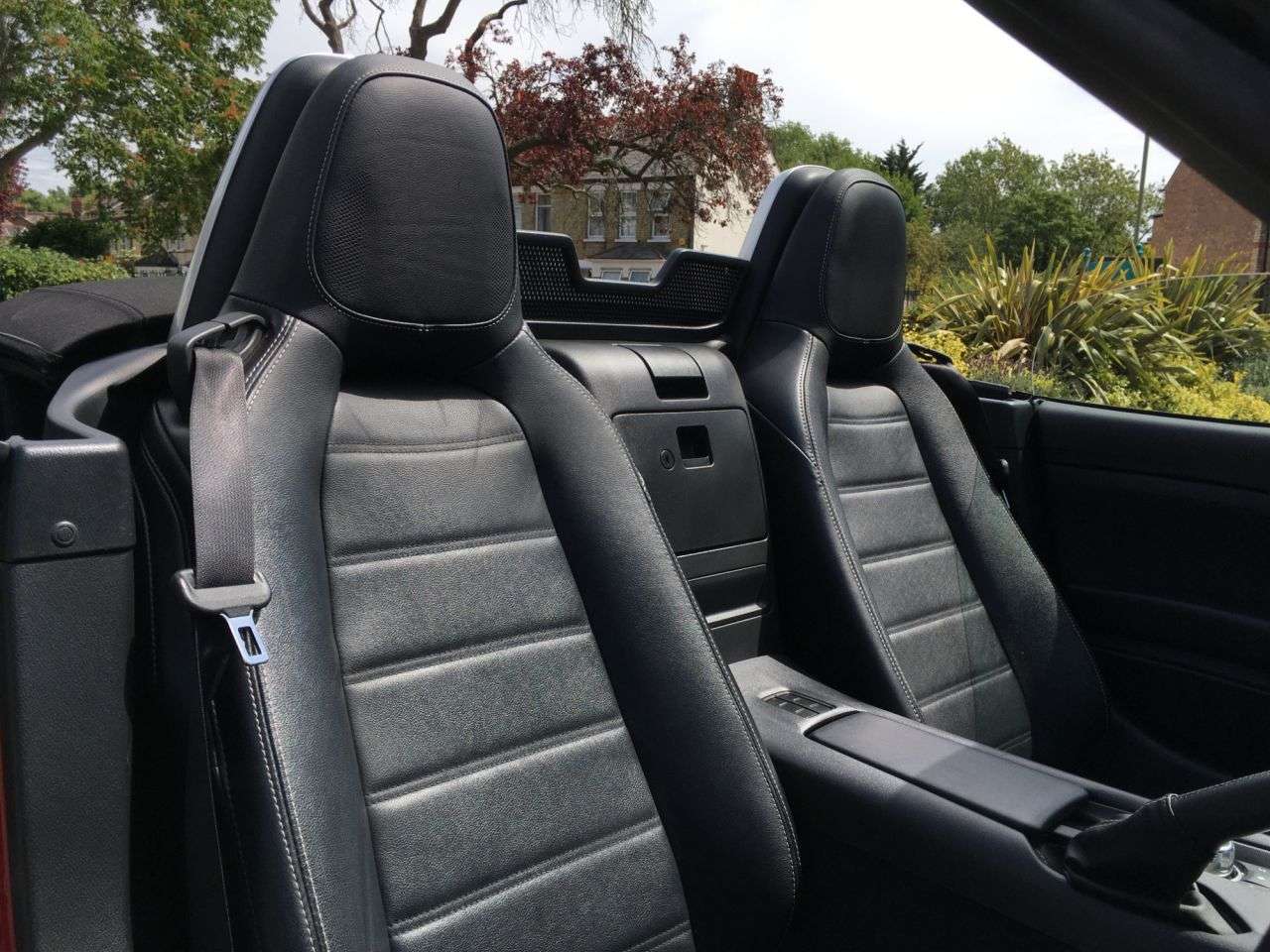 A 2016 FIAT 124 SPIDER MULTIAIR LUSSO A 2016 FIAT 124 SPIDER MULTIAIR LUSSO