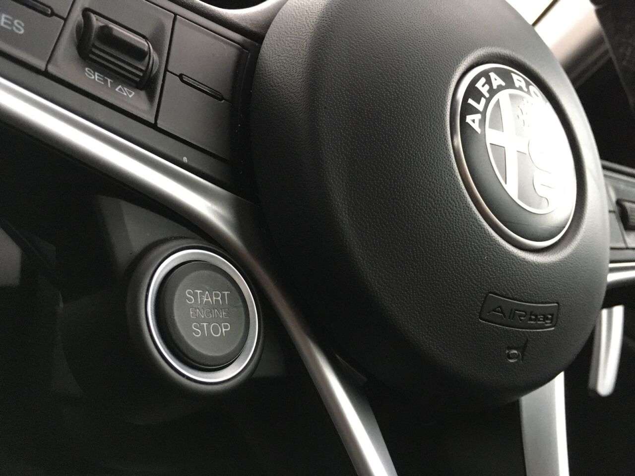 null ALFA ROMEO GIULIA null ALFA ROMEO GIULIA