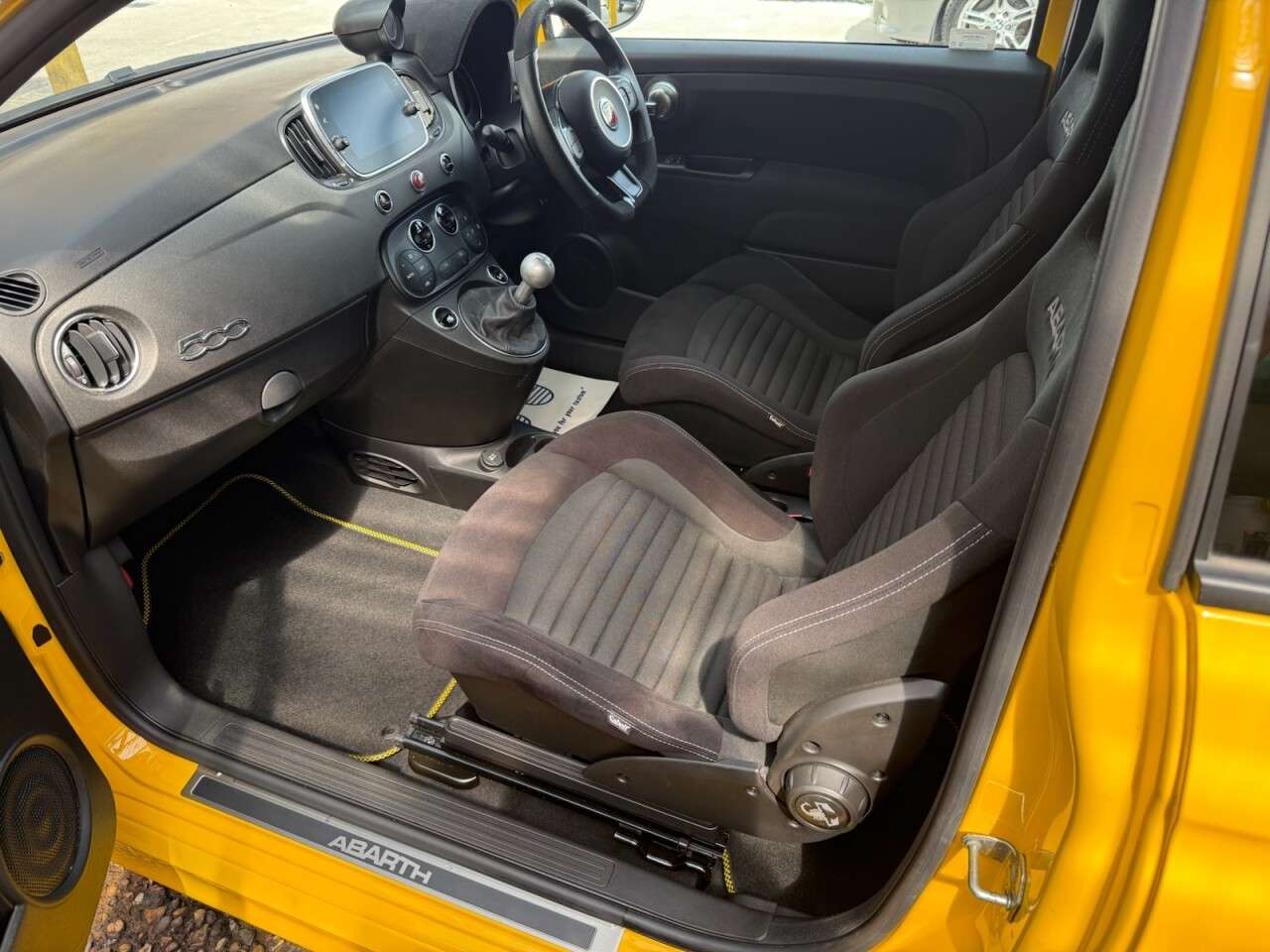 2020 ABARTH 595 2020 ABARTH 595