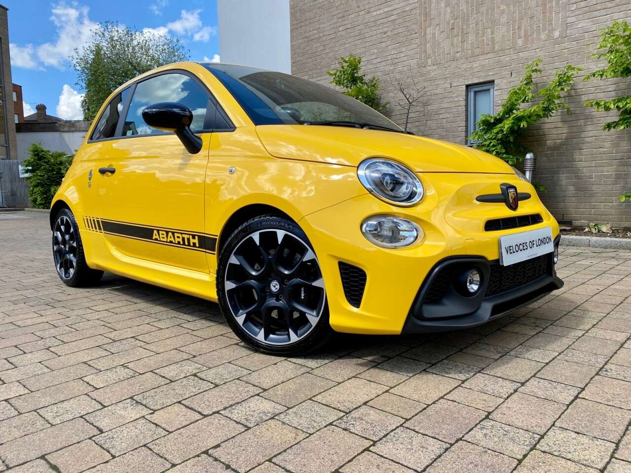 2020 ABARTH 595 2020 ABARTH 595