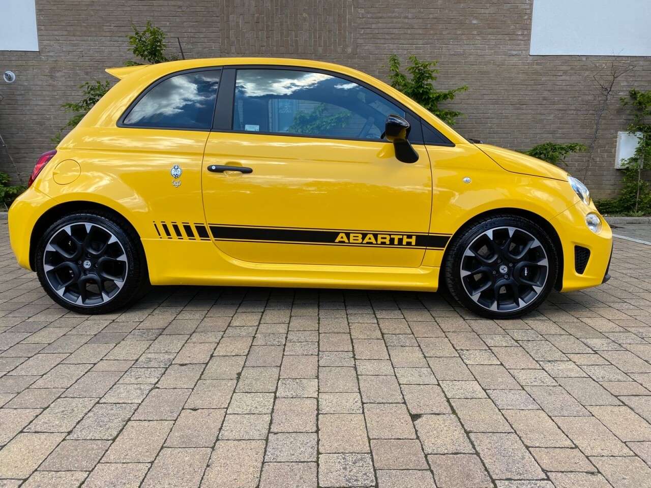 2020 ABARTH 595 2020 ABARTH 595