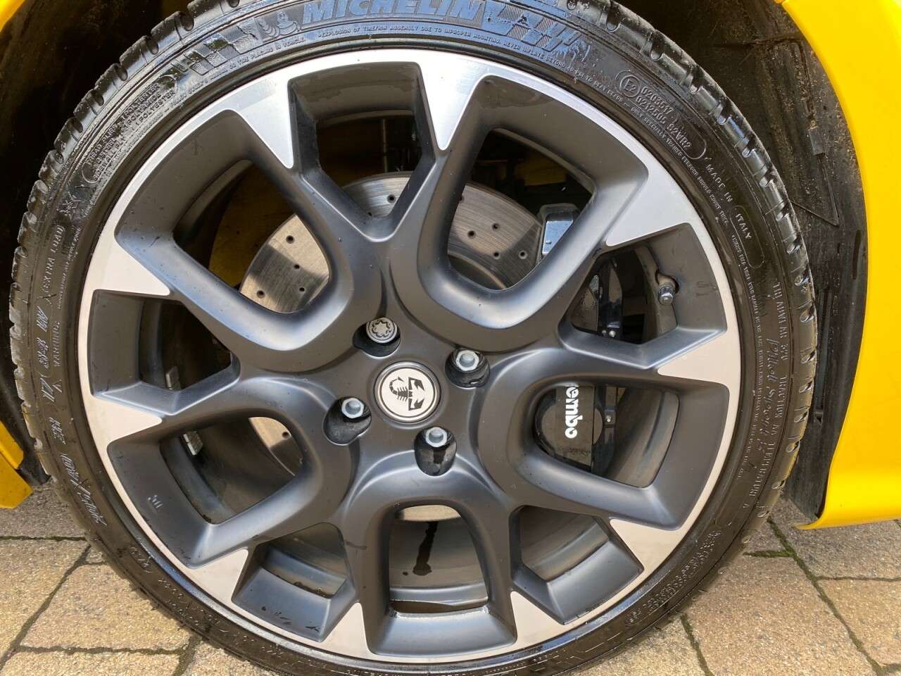 2020 ABARTH 595 2020 ABARTH 595