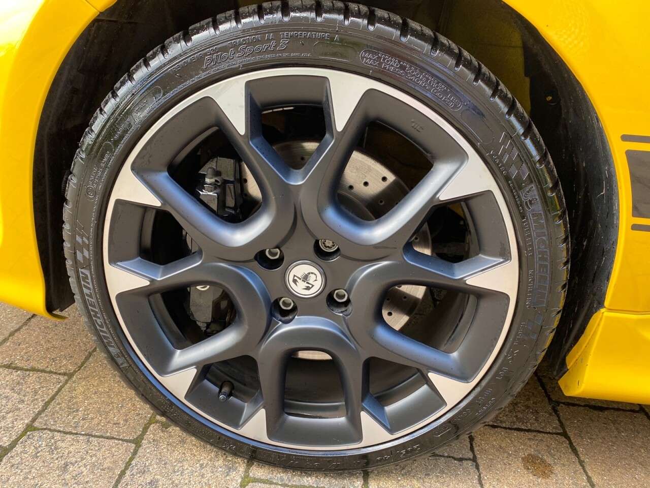 2020 ABARTH 595 2020 ABARTH 595