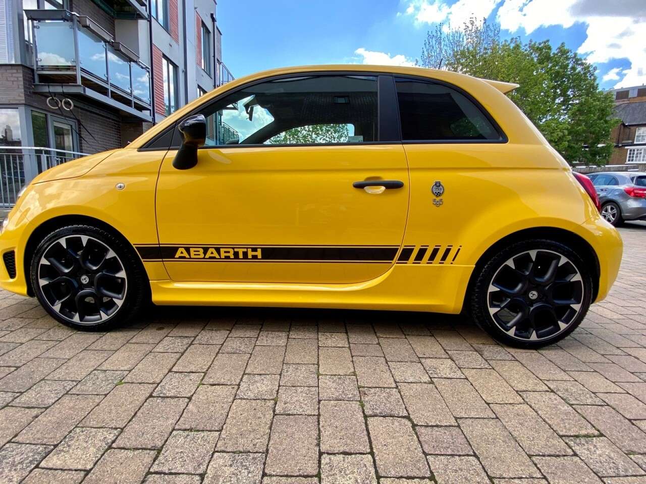 2020 ABARTH 595 2020 ABARTH 595