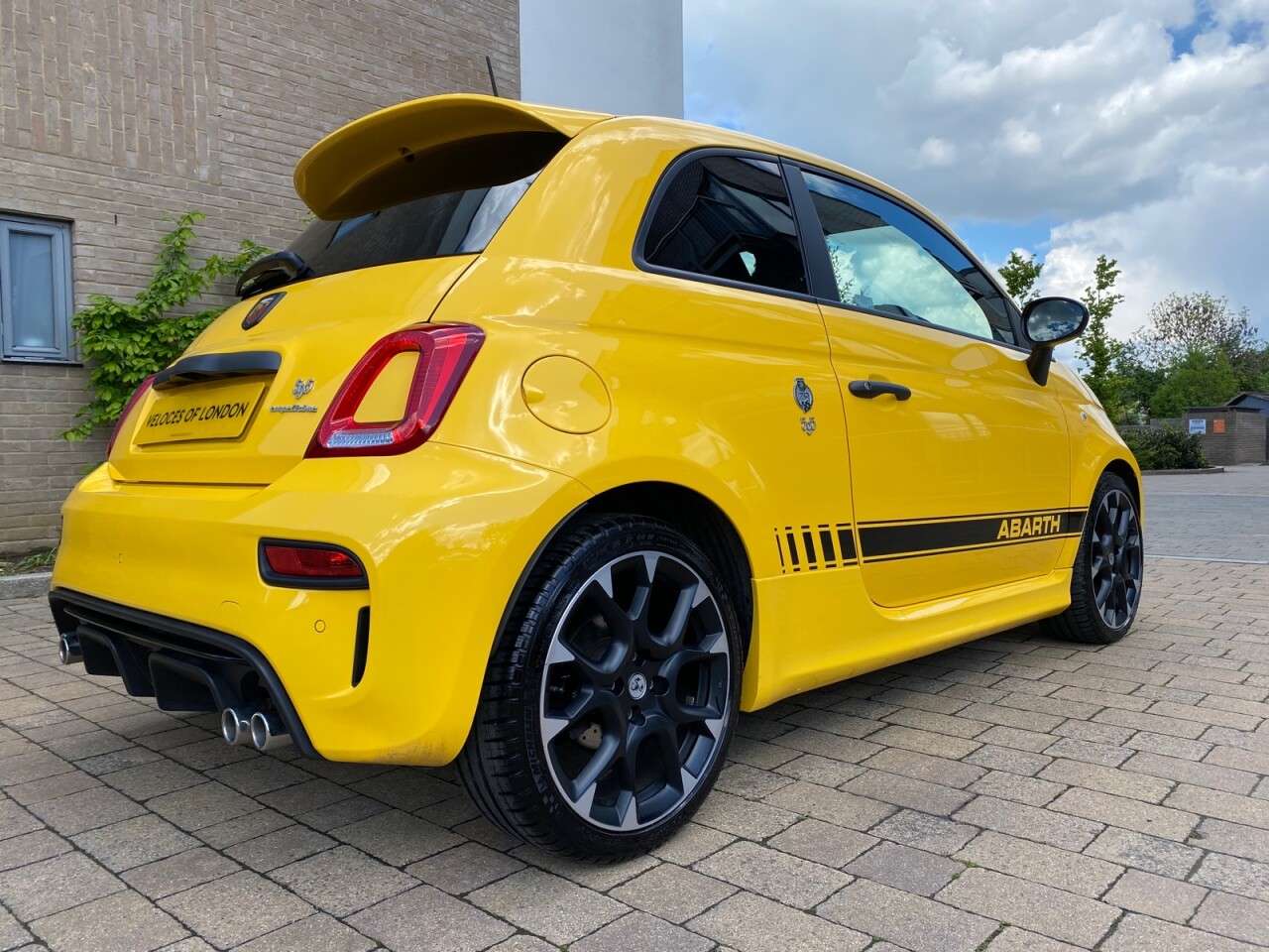2020 ABARTH 595 2020 ABARTH 595