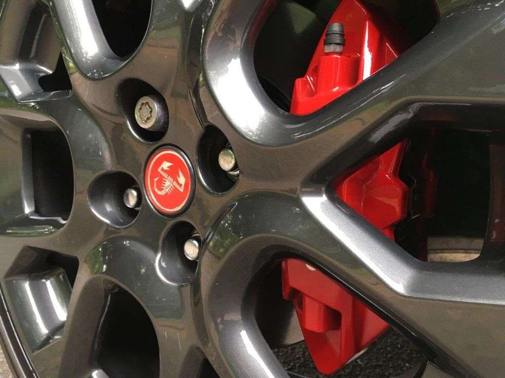 A 2018 ABARTH 124 1.4 SPIDER MULTIAIR 2d 168 BHP XENONS+BOSE+NAVIGATION A 2018 ABARTH 124 1.4 SPIDER MULTIAIR 2d 168 BHP XENONS+BOSE+NAVIGATION
