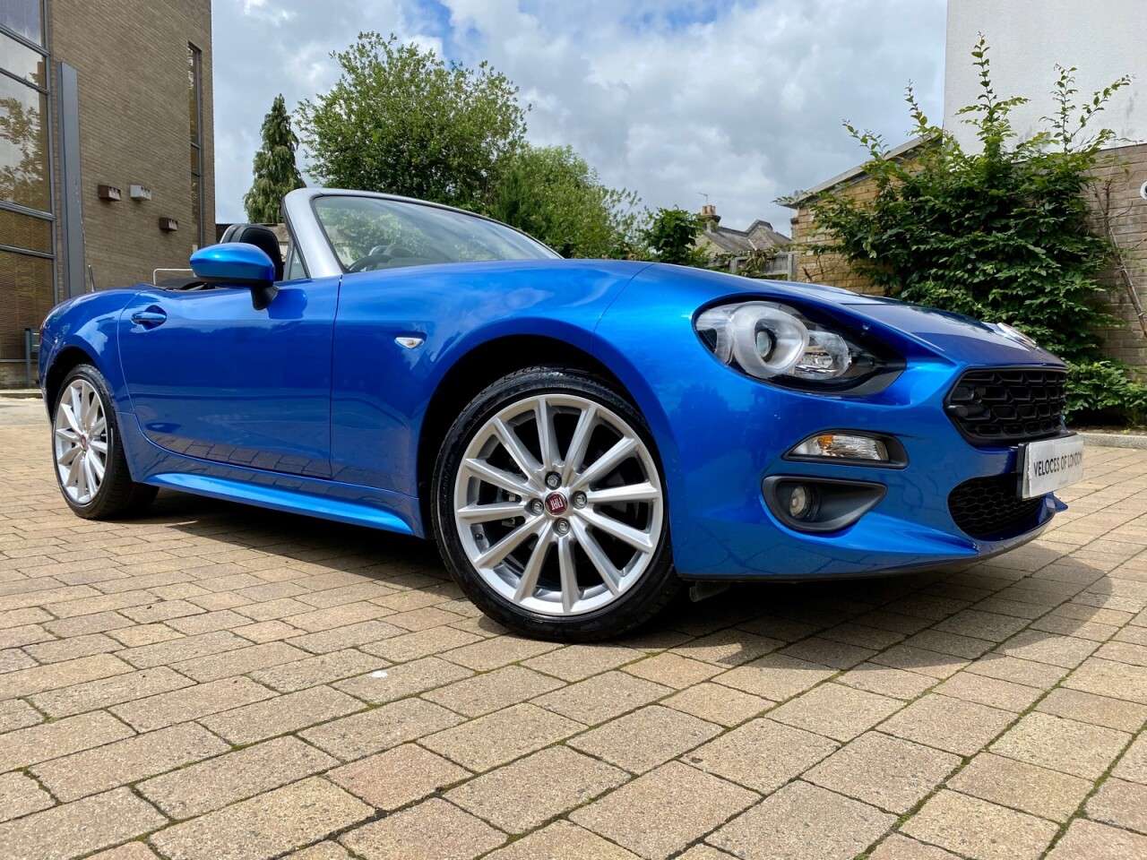 2017 FIAT 124 2017 FIAT 124