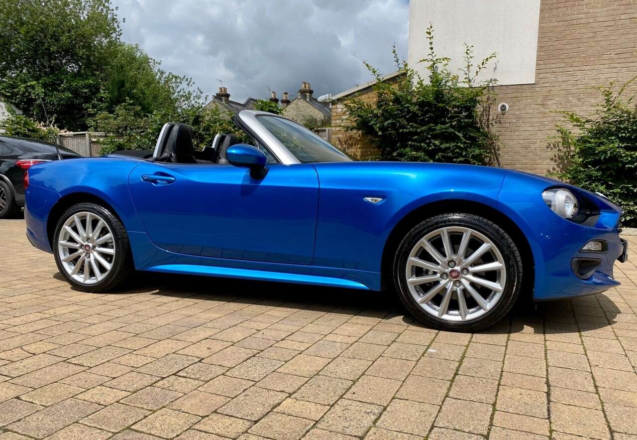 2017 FIAT 124 2017 FIAT 124