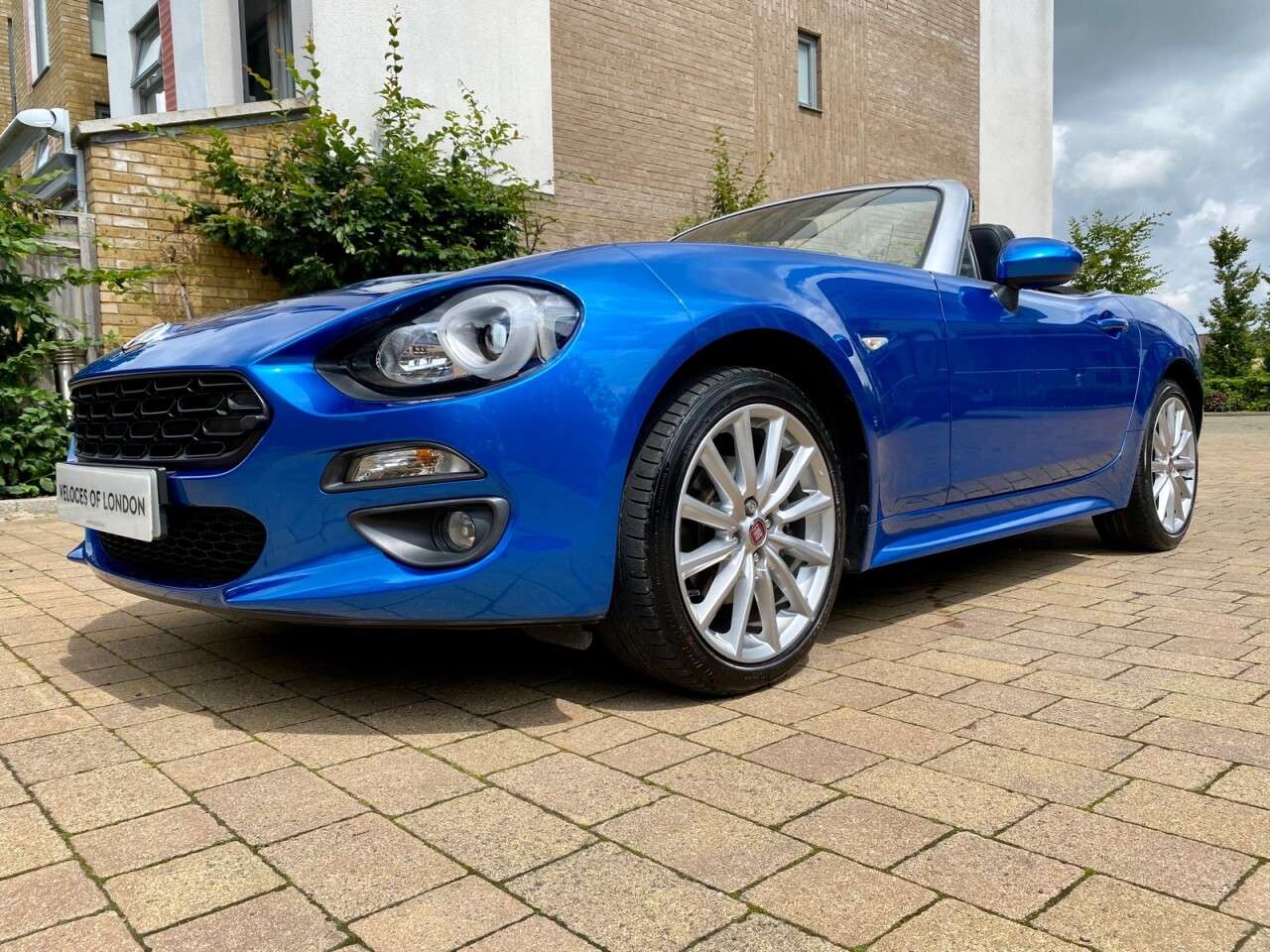 2017 FIAT 124 2017 FIAT 124