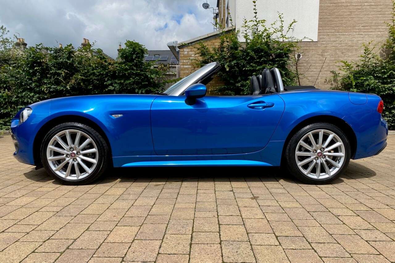 2017 FIAT 124 2017 FIAT 124