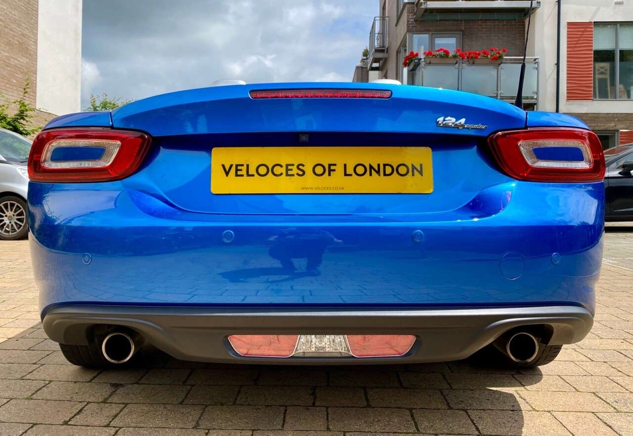 2017 FIAT 124 2017 FIAT 124