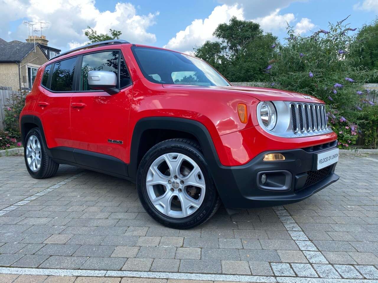A 2016 JEEP RENEGADE LIMITED A 2016 JEEP RENEGADE LIMITED
