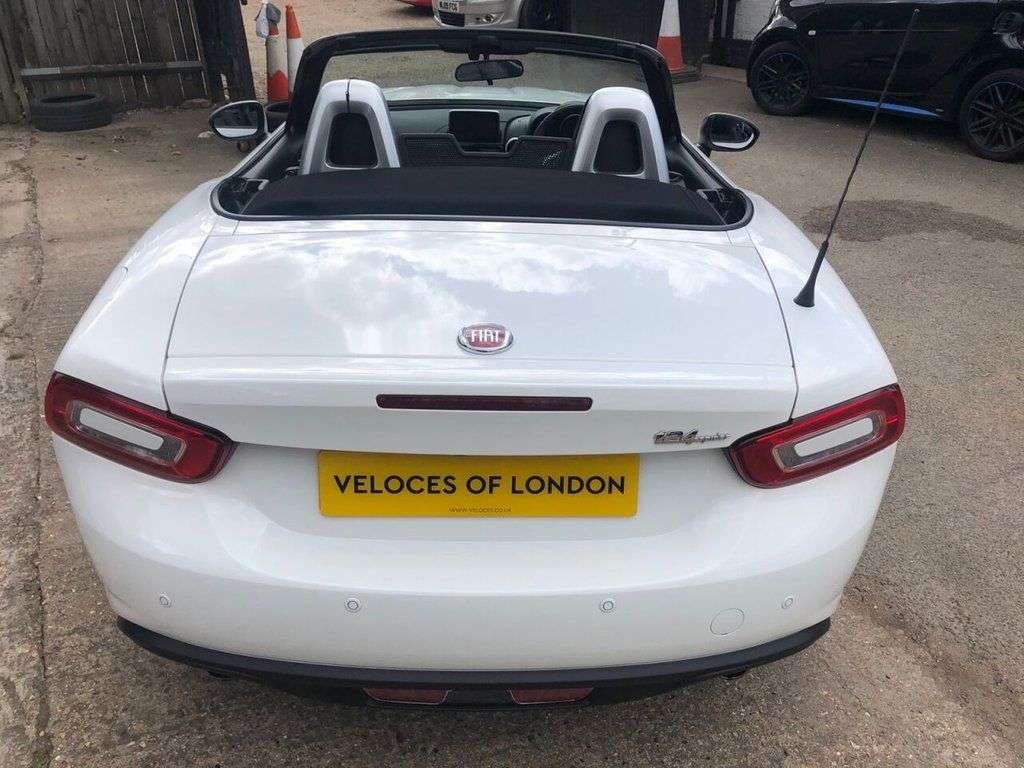 2018 FIAT 124 2018 FIAT 124