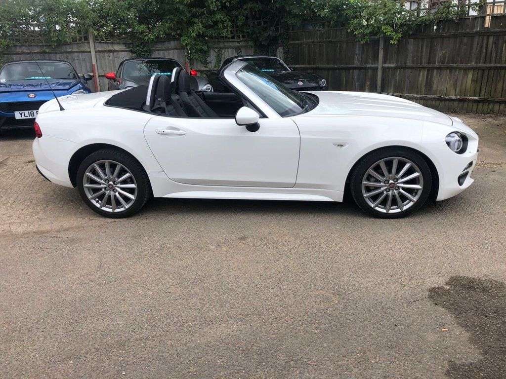 A 2018 FIAT 124 1.4 SPIDER MULTIAIR LUSSO PLUS 2d 139 BHP CAMBELT REPLACED A 2018 FIAT 124 1.4 SPIDER MULTIAIR LUSSO PLUS 2d 139 BHP CAMBELT REPLACED
