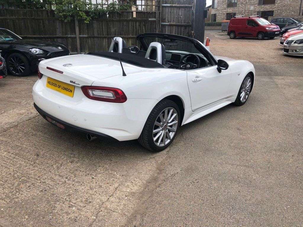 2018 FIAT 124 2018 FIAT 124