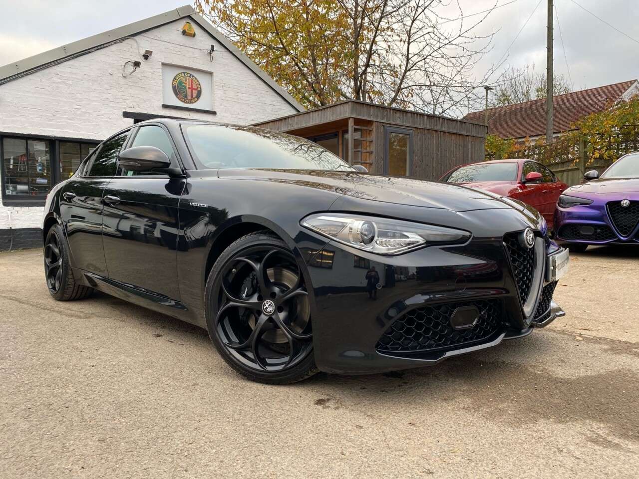 A 2019 ALFA ROMEO GIULIA 2.0 TB VELOCE 4d 277 BHP 19" QUADRIFOGLIO ALLOYS A 2019 ALFA ROMEO GIULIA 2.0 TB VELOCE 4d 277 BHP 19" QUADRIFOGLIO ALLOYS