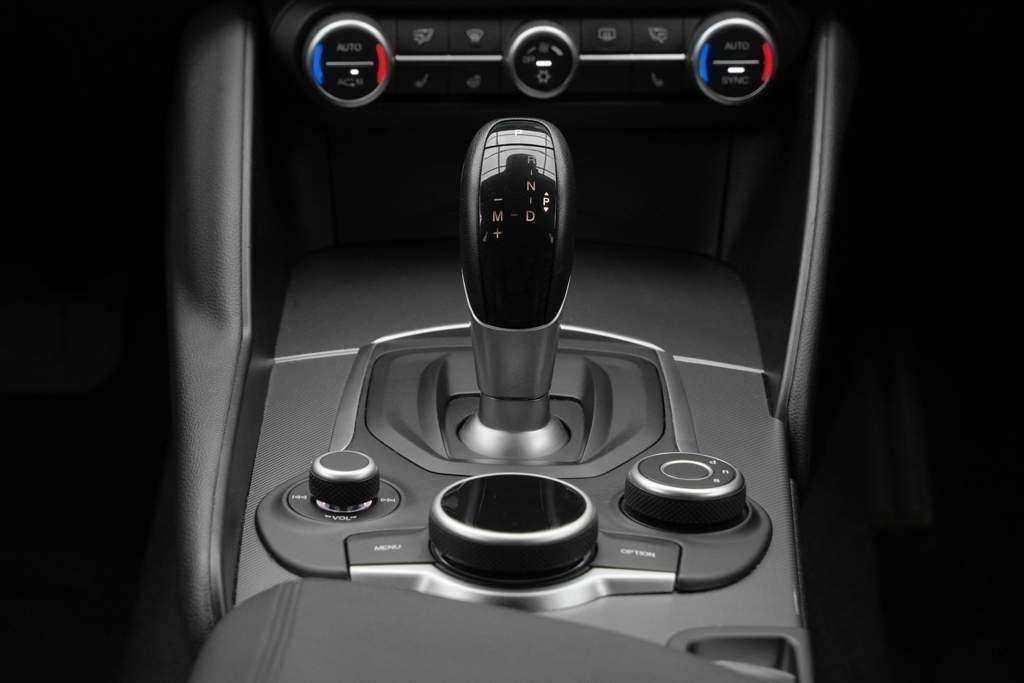 2017 ALFA ROMEO GIULIA 2017 ALFA ROMEO GIULIA