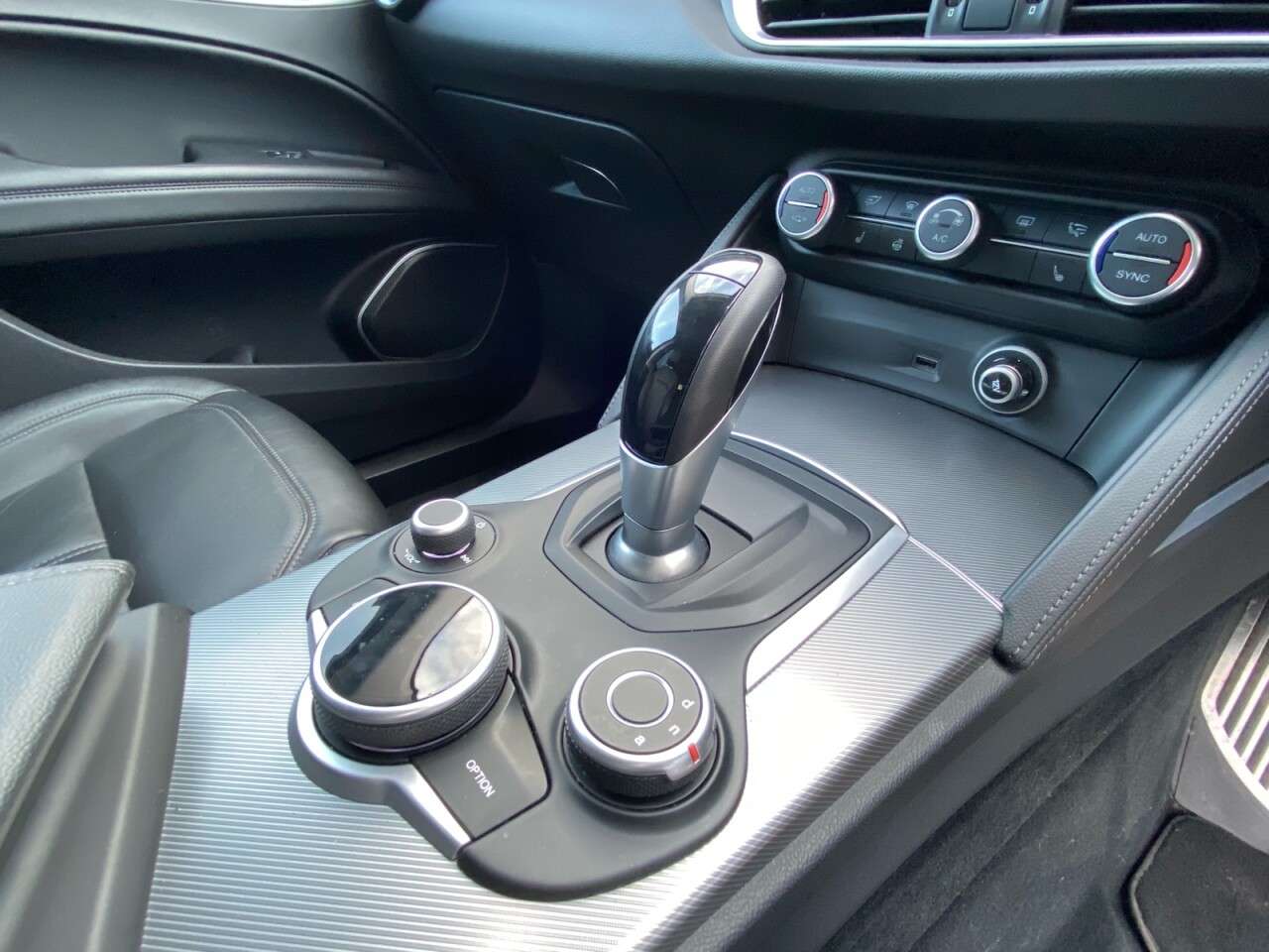 2019 ALFA ROMEO STELVIO 2019 ALFA ROMEO STELVIO