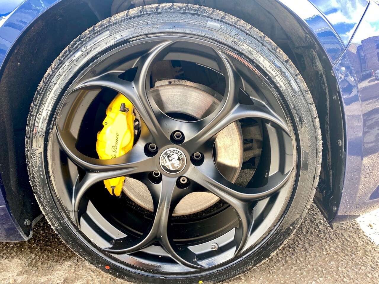 null ALFA ROMEO GIULIA null ALFA ROMEO GIULIA