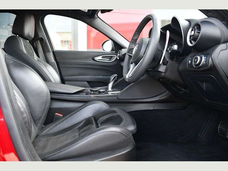 null ALFA ROMEO GIULIA null ALFA ROMEO GIULIA