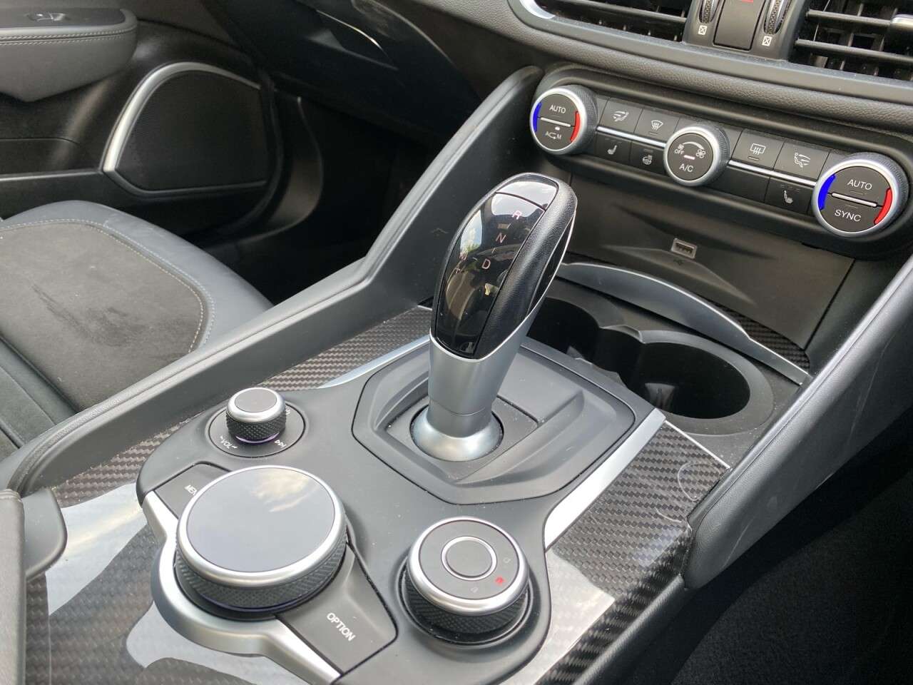 null ALFA ROMEO GIULIA null ALFA ROMEO GIULIA