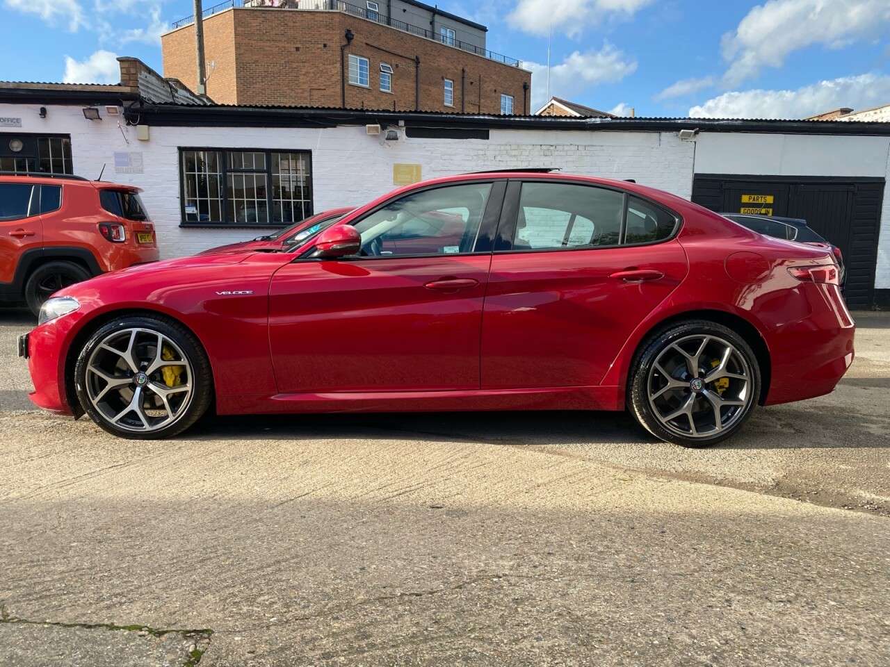 A 2018 ALFA ROMEO GIULIA 2.0 TB VELOCE 4d 277 BHP APPLE CARPLAY + 19" ALLOYS A 2018 ALFA ROMEO GIULIA 2.0 TB VELOCE 4d 277 BHP APPLE CARPLAY + 19" ALLOYS