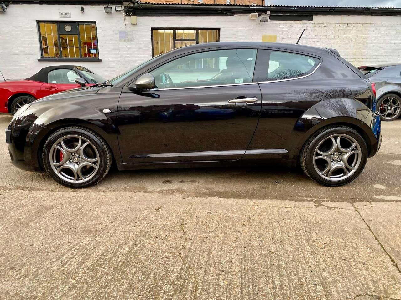 A 2009 ALFA ROMEO MITO 1.4L VELOCE T 3d 180 BHP BOSE SOUND SYSTEM A 2009 ALFA ROMEO MITO 1.4L VELOCE T 3d 180 BHP BOSE SOUND SYSTEM