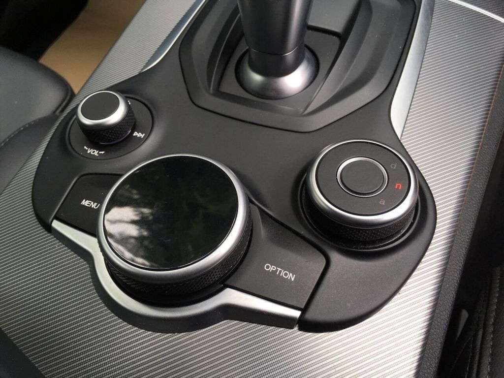 2019 ALFA ROMEO STELVIO 2019 ALFA ROMEO STELVIO