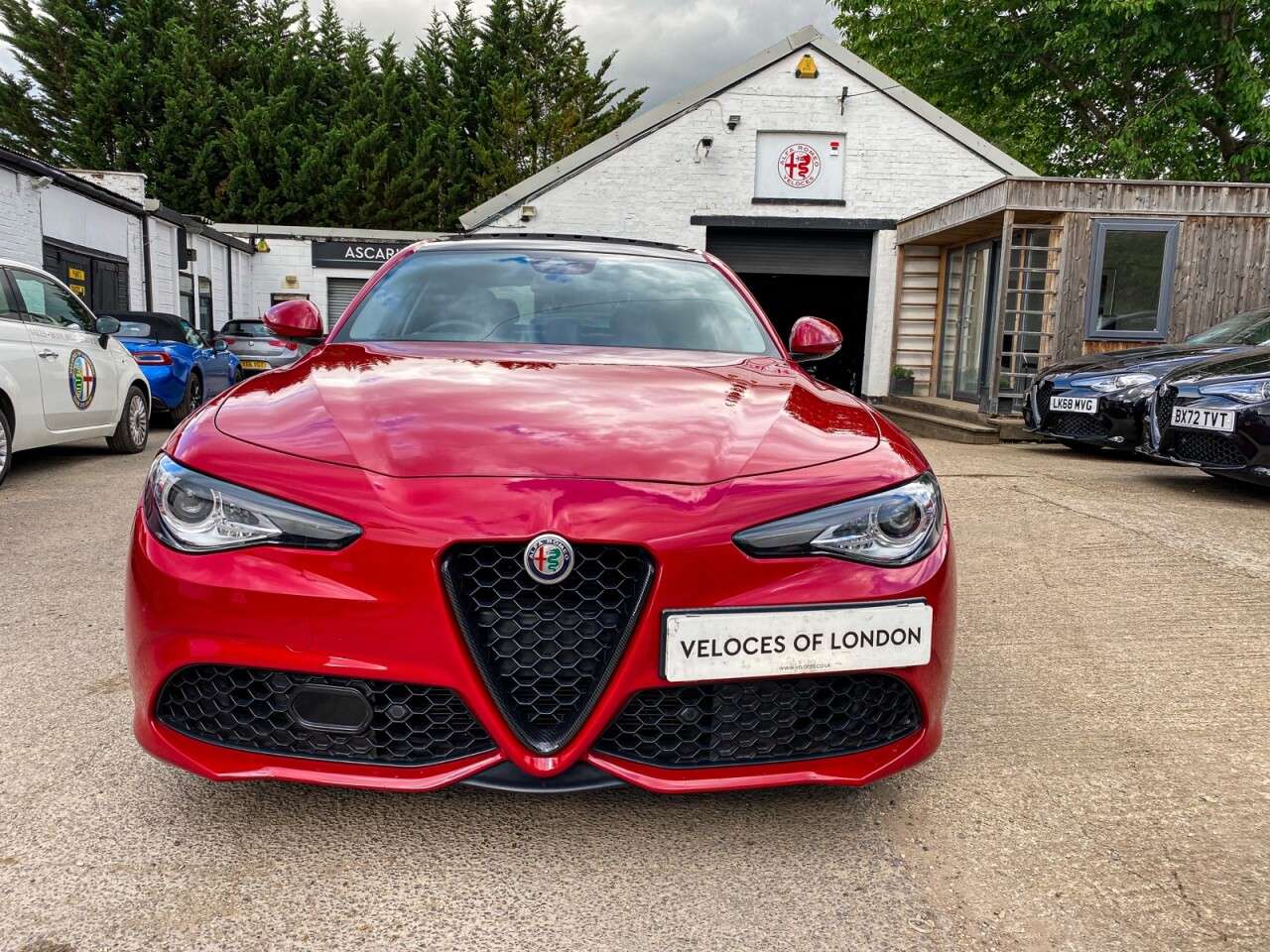 A 2018 ALFA ROMEO GIULIA 2.0 TB VELOCE 4d 277 BHP 19" Quadrifoglio Alloys + Mitchelin A 2018 ALFA ROMEO GIULIA 2.0 TB VELOCE 4d 277 BHP 19" Quadrifoglio Alloys + Mitchelin