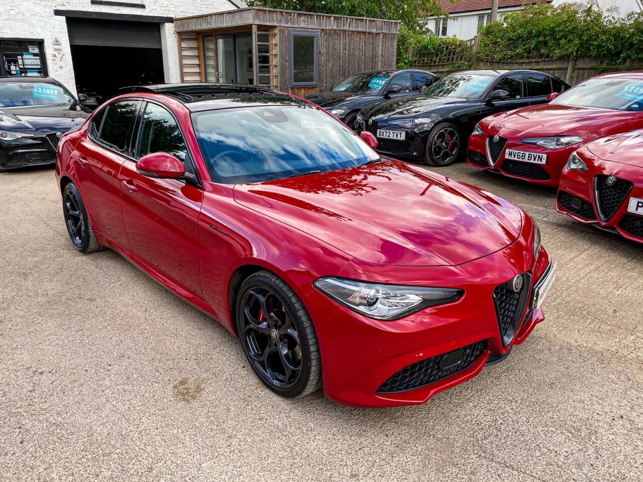 A 2018 ALFA ROMEO GIULIA 2.0 TB VELOCE 4d 277 BHP 19" Quadrifoglio Alloys + Mitchelin A 2018 ALFA ROMEO GIULIA 2.0 TB VELOCE 4d 277 BHP 19" Quadrifoglio Alloys + Mitchelin