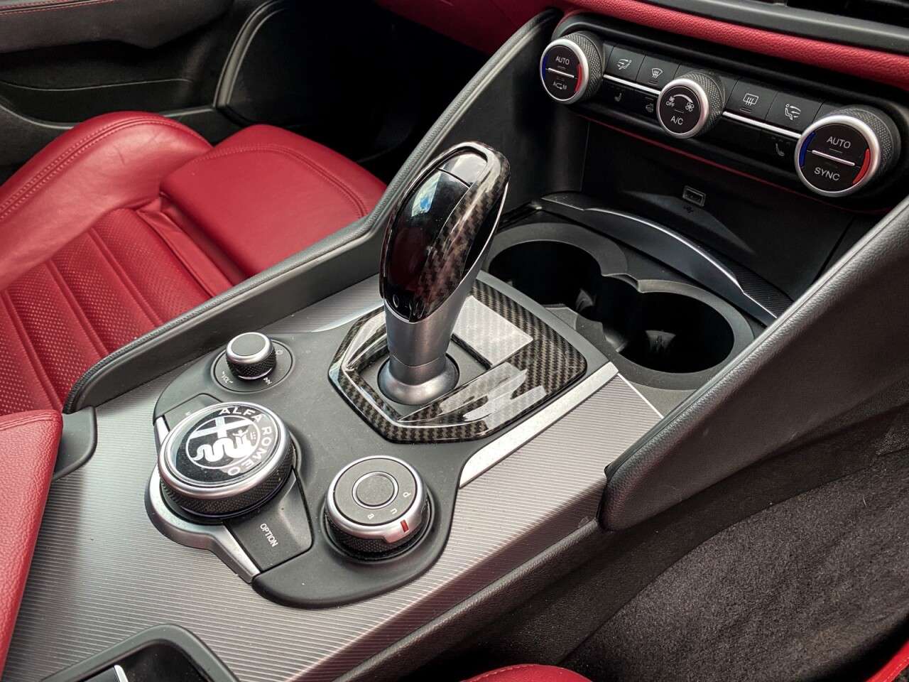 null ALFA ROMEO GIULIA null ALFA ROMEO GIULIA