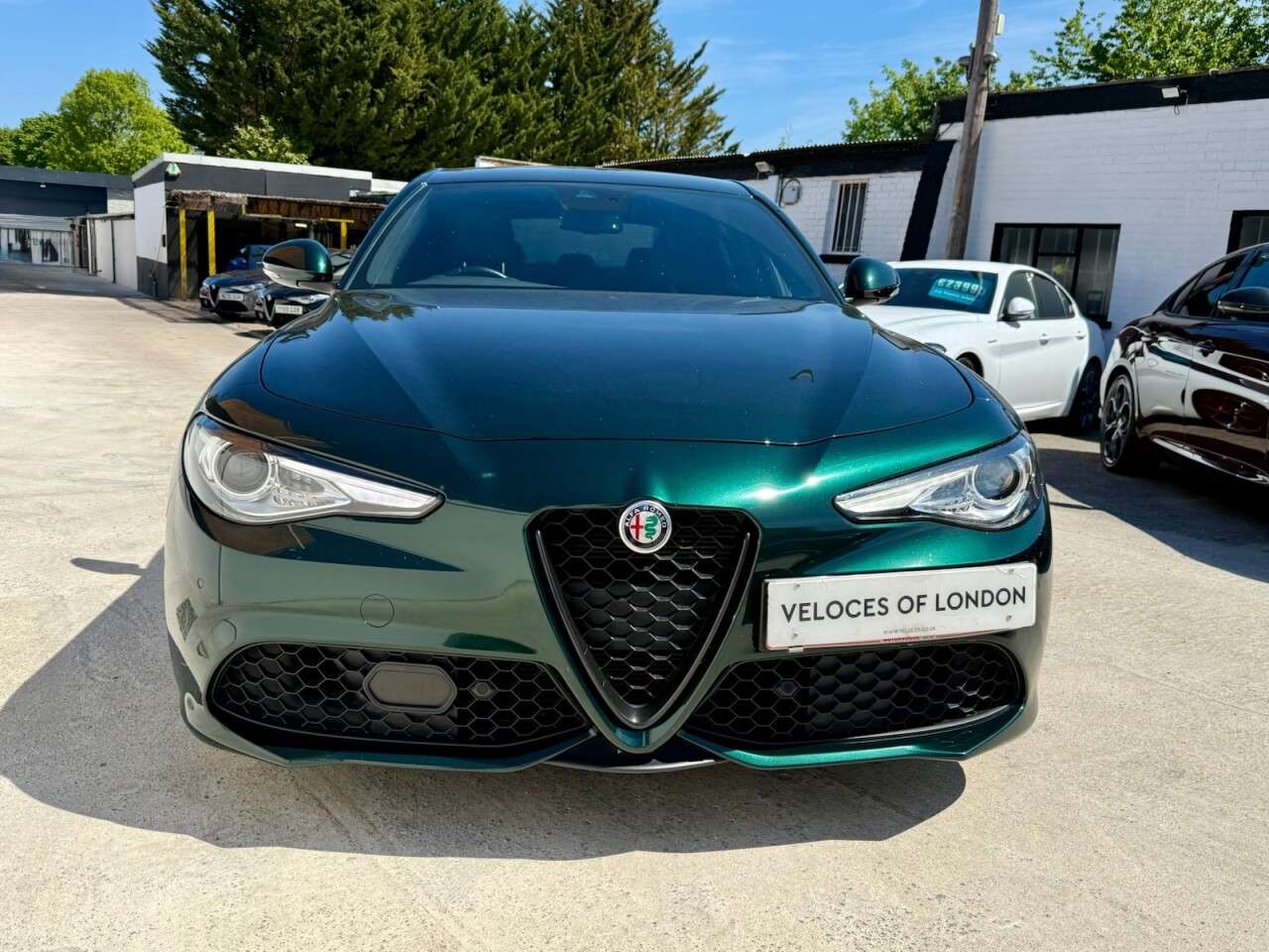 A 2022 ALFA ROMEO GIULIA 2.0 TB VELOCE 4d 277 BHP ..JUST BEEN SERVICED.. A 2022 ALFA ROMEO GIULIA 2.0 TB VELOCE 4d 277 BHP ..JUST BEEN SERVICED..
