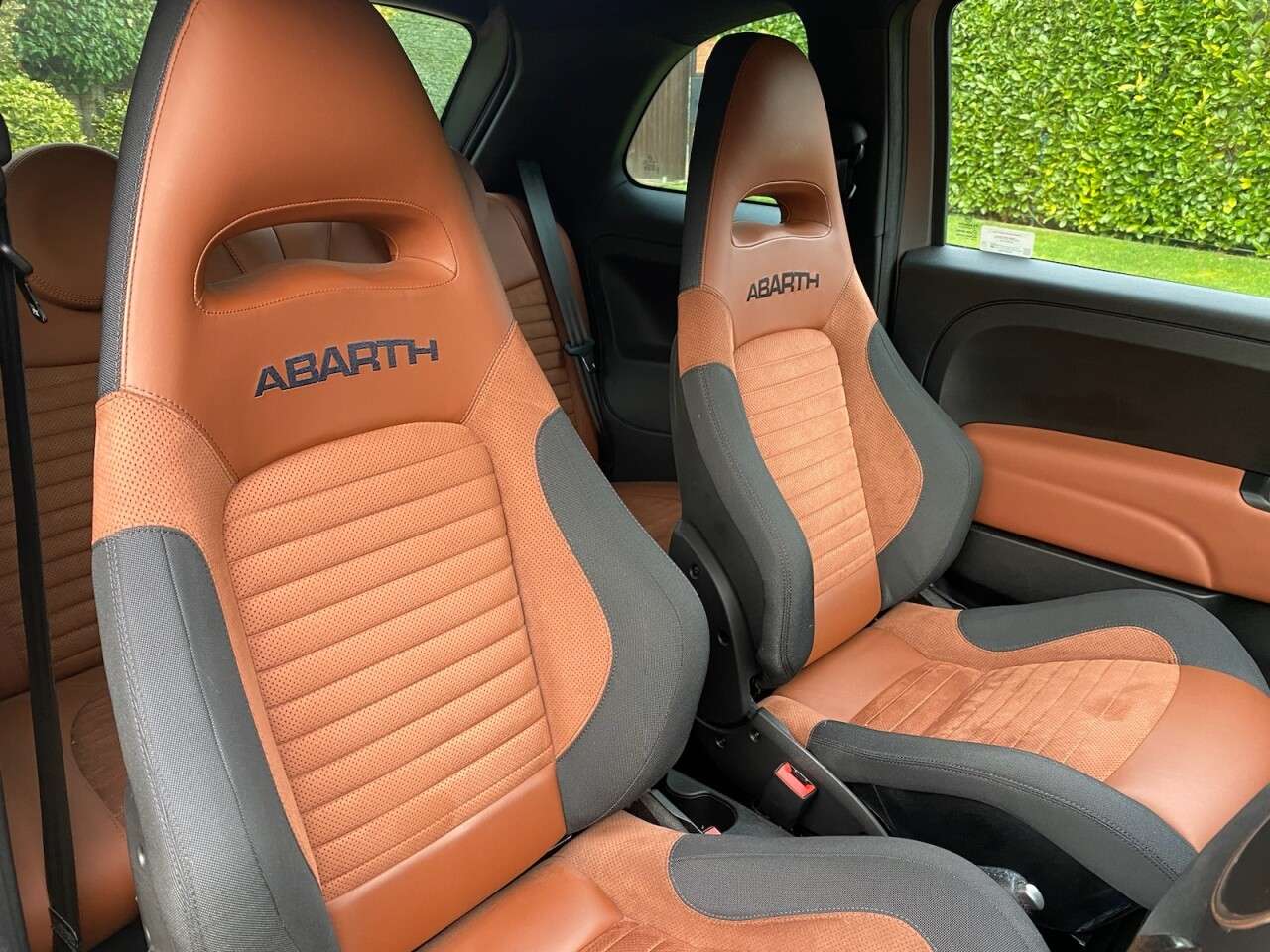 2021 ABARTH 595 2021 ABARTH 595