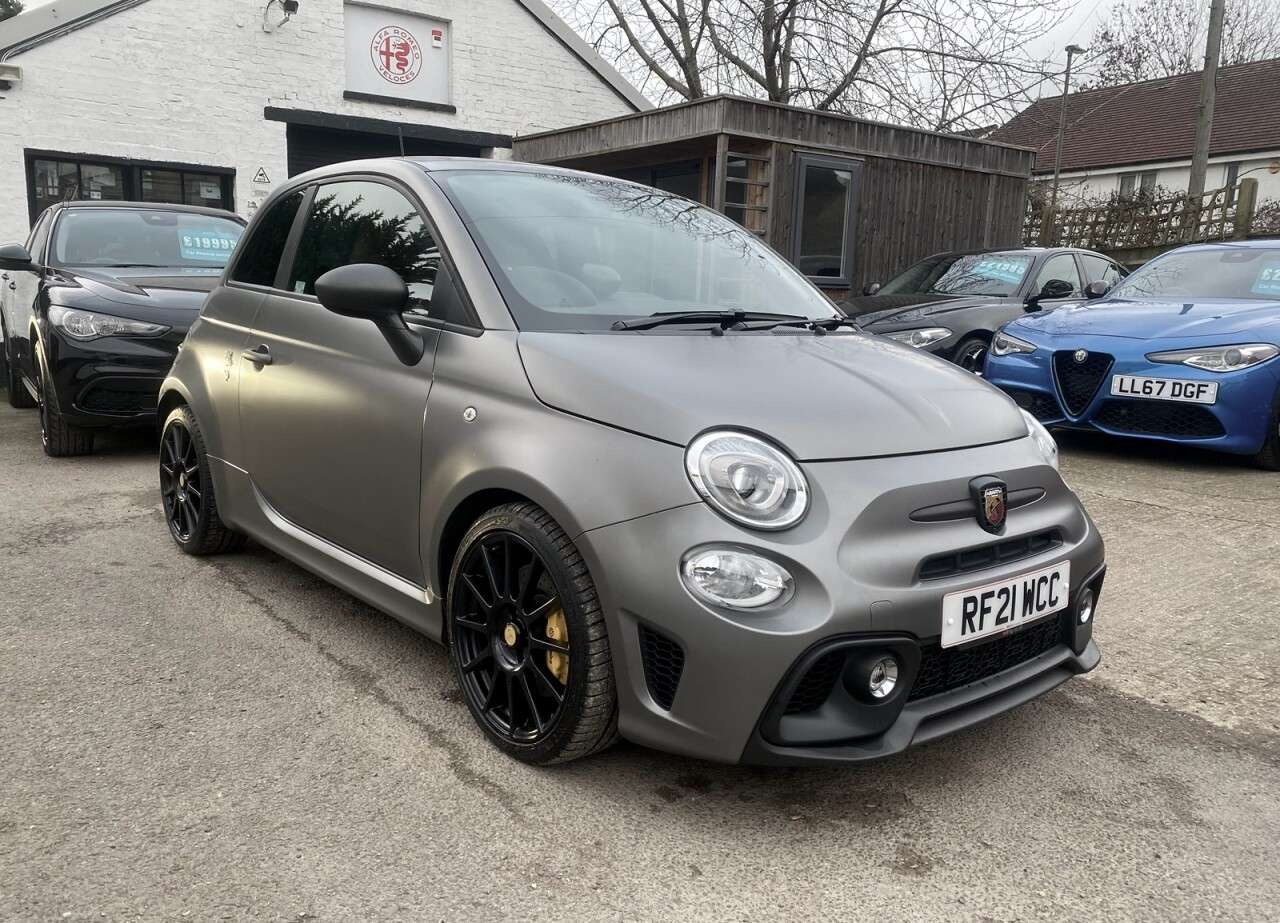 A 2021 ABARTH 595 1.4 595 COMPETIZIONE MTA 3d 177 BHP REAR CAMERA+IMMOBILISER+CARPLAY A 2021 ABARTH 595 1.4 595 COMPETIZIONE MTA 3d 177 BHP REAR CAMERA+IMMOBILISER+CARPLAY