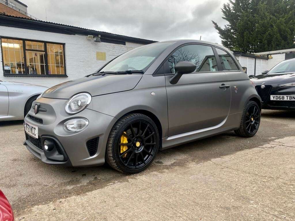 A 2021 ABARTH 595 1.4 595 COMPETIZIONE MTA 3d 177 BHP REAR CAMERA+IMMOBILISER+CARPLAY A 2021 ABARTH 595 1.4 595 COMPETIZIONE MTA 3d 177 BHP REAR CAMERA+IMMOBILISER+CARPLAY