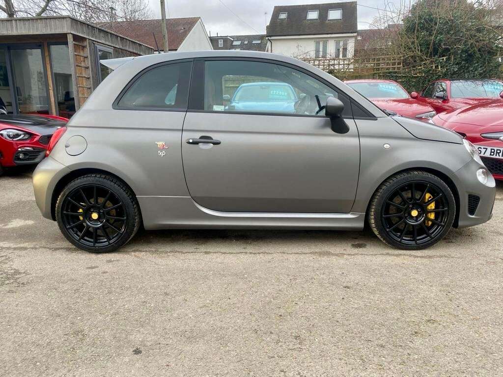 2021 ABARTH 595 2021 ABARTH 595