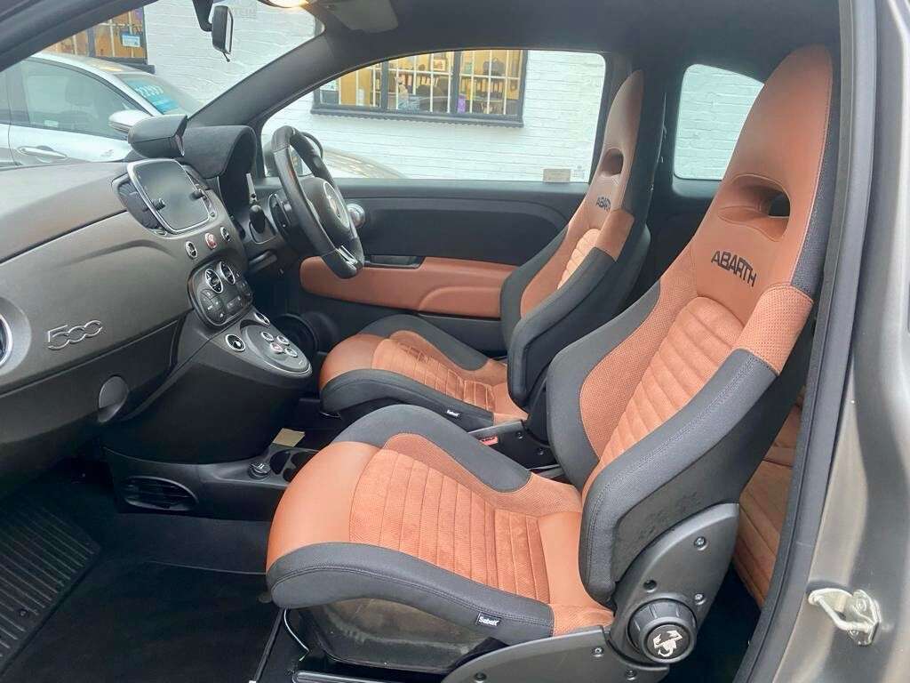 2021 ABARTH 595 2021 ABARTH 595